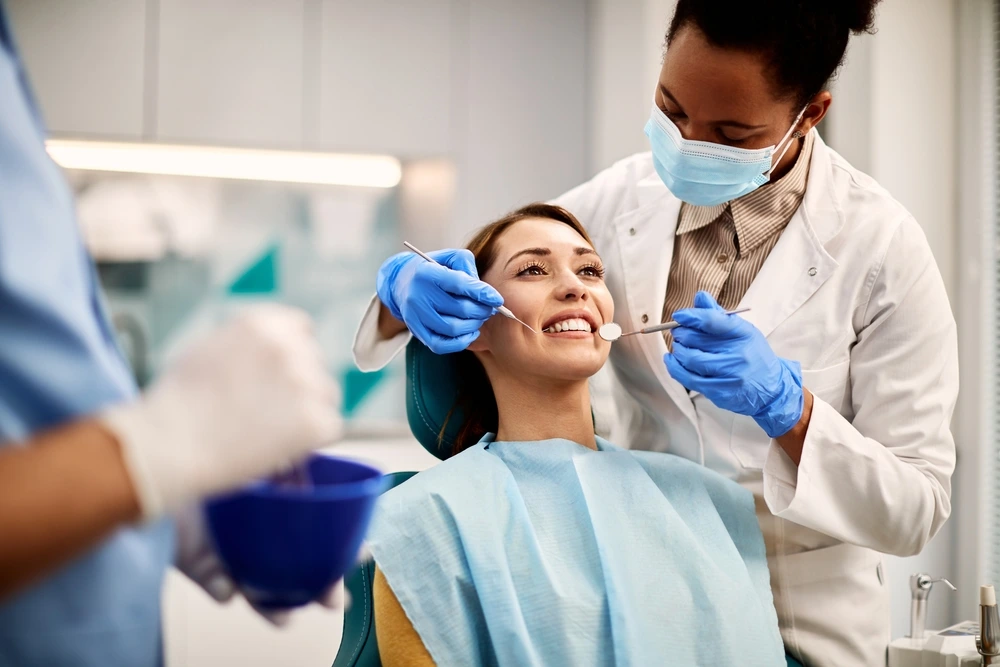 Which Option Is More Effective for Whiter Teeth: Laser Whitening or Trays Dartford?